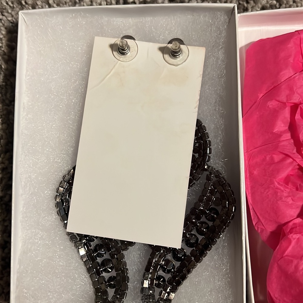 Beautiful earrings - Picture 3 of 5
